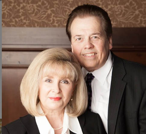 Alan Osmond taking picture with his wife Suzanne Pinegar.